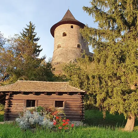 Ferienhaus Sziklaszirt - Wellness Vendeghaz Salgótarján