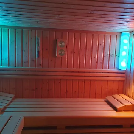 Sziklaszirt - Wellness Vendeghaz Ferienhaus *