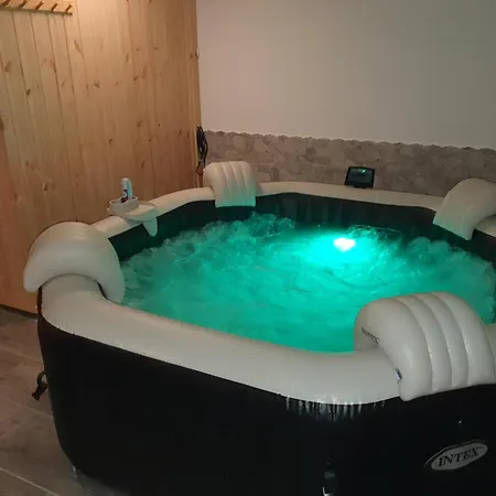 Sziklaszirt - Wellness Vendeghaz *