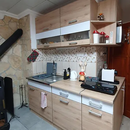 Sziklaszirt - Wellness Vendeghaz بيت للعطل