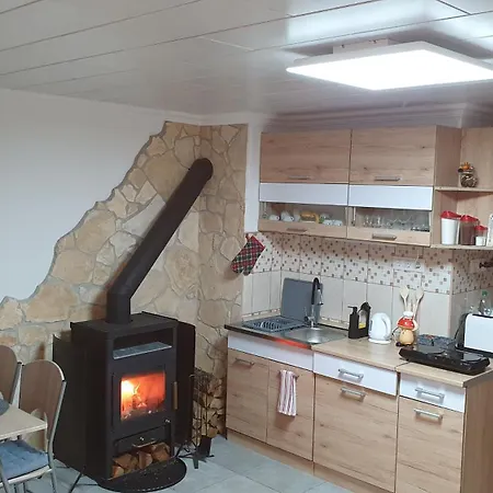 Sziklaszirt - Wellness Vendeghaz بيت للعطل Salgótarján
