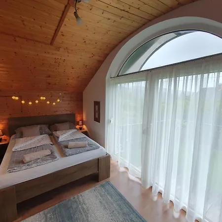 بيت للعطل Sziklaszirt - Wellness Vendeghaz