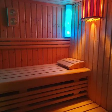 Ferienhaus Sziklaszirt - Wellness Vendeghaz *