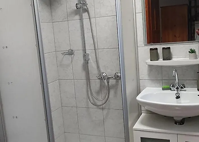 Sziklaszirt - Wellness Vendeghaz Дом отдыха Шальготарьян