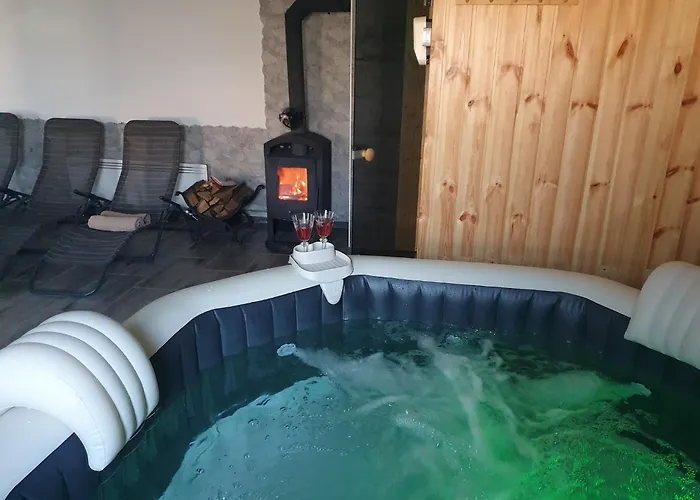 Дом отдыха Sziklaszirt - Wellness Vendeghaz